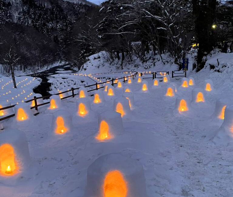湯西川温泉　かまくら祭