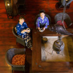 ロビー人入二階から