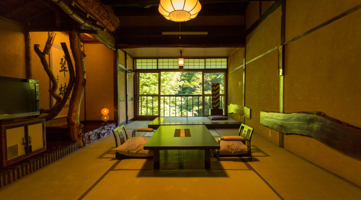 本家伴久　清流沿いの客室 スタンダード客室の一例